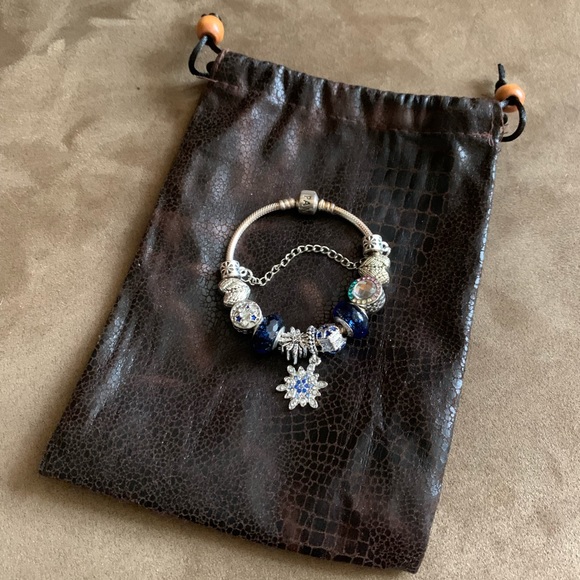 Pandora Snake Bracelet w/ Blue Snowflakes Christmas Theme Charms - Picture 3 of 11